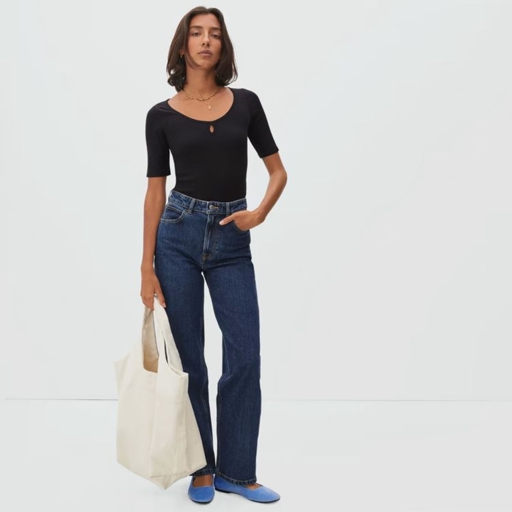 everlane keyhole stretch rib scoop neck tee